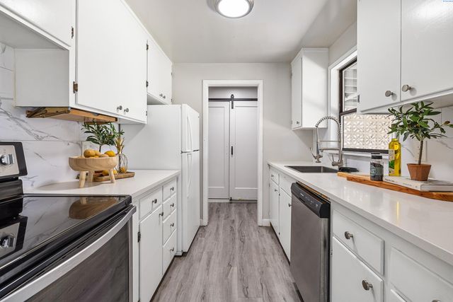 1301 Wright Ave, Richland, WA 99354
