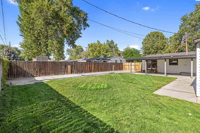 1301 Wright Ave, Richland, WA 99354