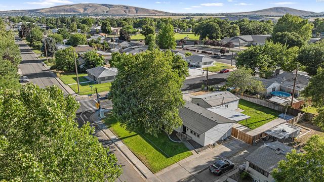 1301 Wright Ave, Richland, WA 99354