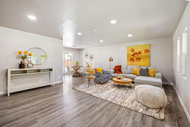 1301 Wright Ave, Richland, WA 99354