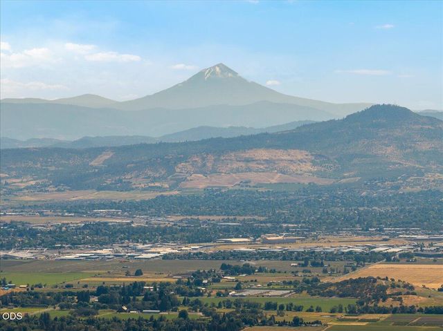 1528 Morton Way, Jacksonville, OR 97530