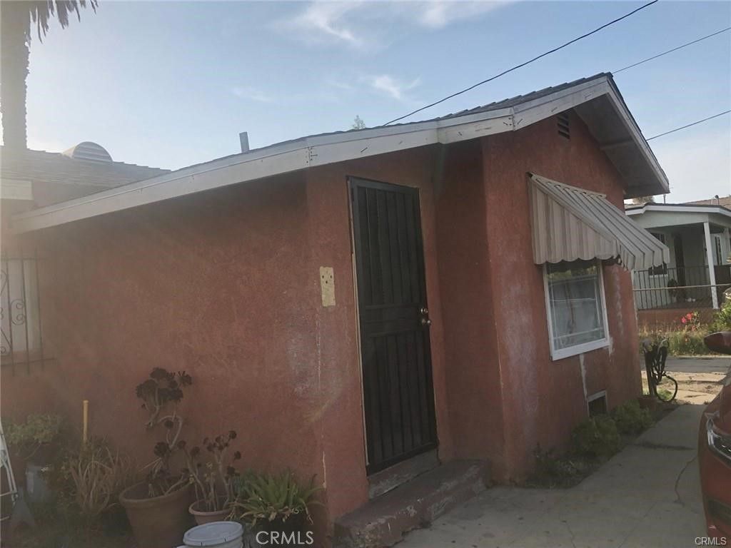 9433 Hickory Street, Los Angeles, CA 90002