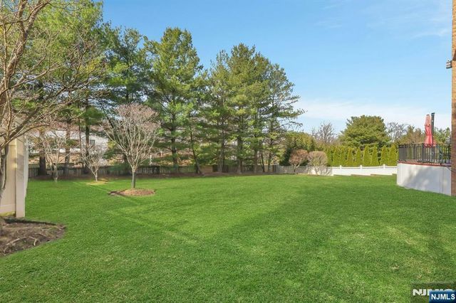 520 Homans Avenue, Closter, NJ 07624