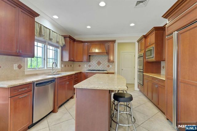 520 Homans Avenue, Closter, NJ 07624