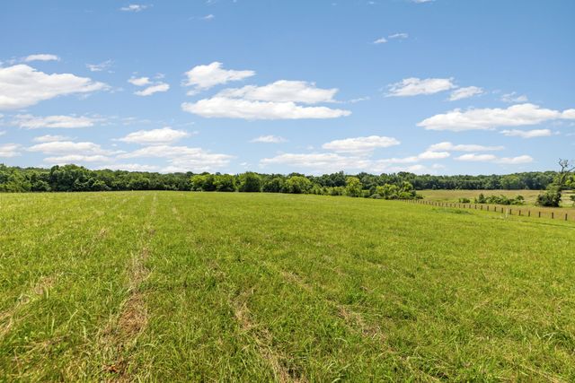 4284 Central Valley Rd, Murfreesboro, TN 37129