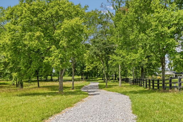 4284 Central Valley Rd, Murfreesboro, TN 37129