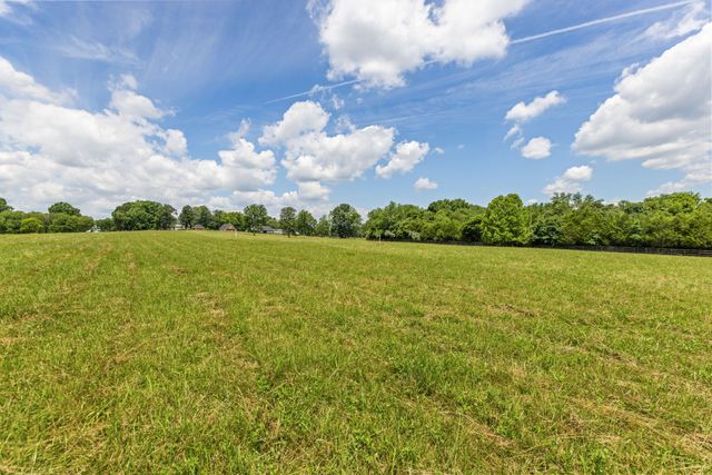 4284 Central Valley Rd, Murfreesboro, TN 37129