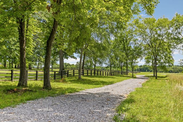 4284 Central Valley Rd, Murfreesboro, TN 37129