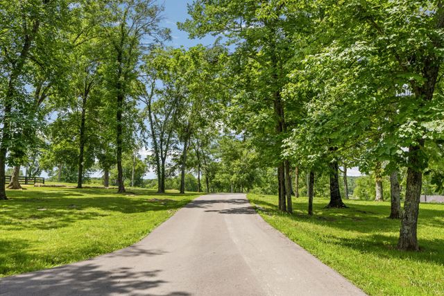 4284 Central Valley Rd, Murfreesboro, TN 37129