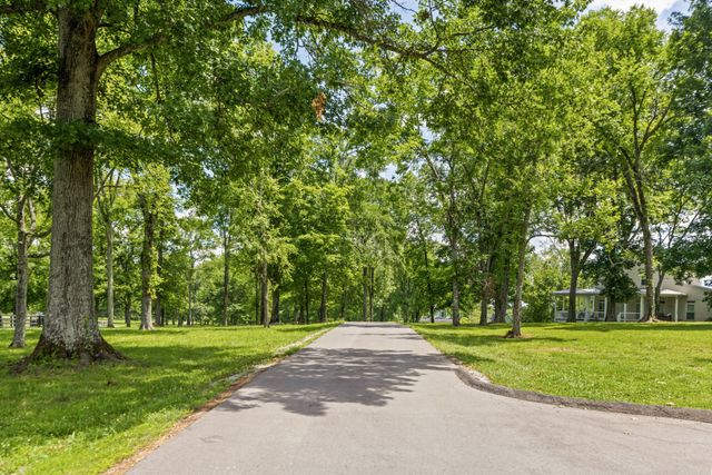 4284 Central Valley Rd, Murfreesboro, TN 37129