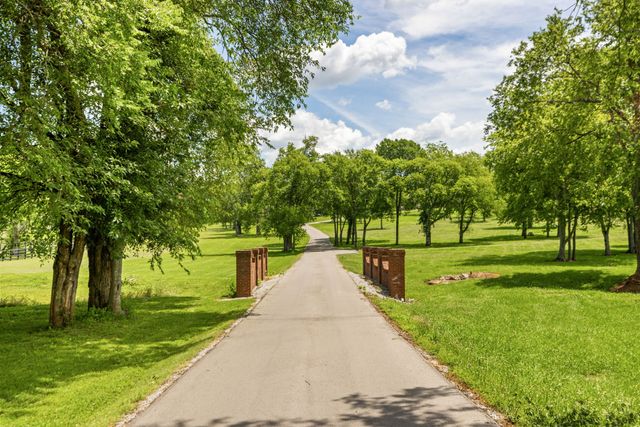 4284 Central Valley Rd, Murfreesboro, TN 37129