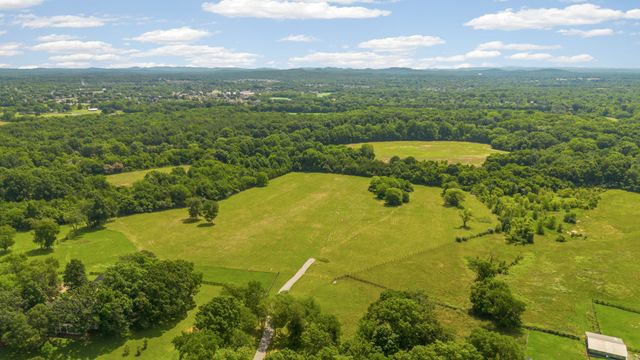 4284 Central Valley Rd, Murfreesboro, TN 37129