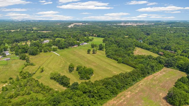 4284 Central Valley Rd, Murfreesboro, TN 37129