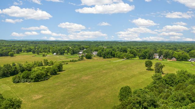 4284 Central Valley Rd, Murfreesboro, TN 37129