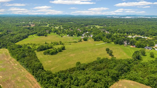 4284 Central Valley Rd, Murfreesboro, TN 37129