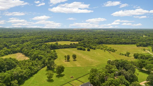 4284 Central Valley Rd, Murfreesboro, TN 37129