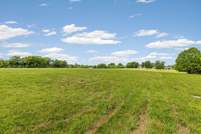 4284 Central Valley Rd, Murfreesboro, TN 37129