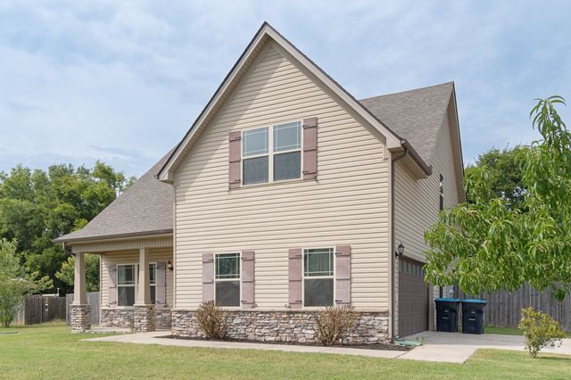 1504 Halverson Dr, Murfreesboro, TN 37128
