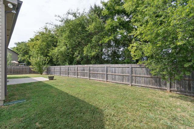 1504 Halverson Dr, Murfreesboro, TN 37128