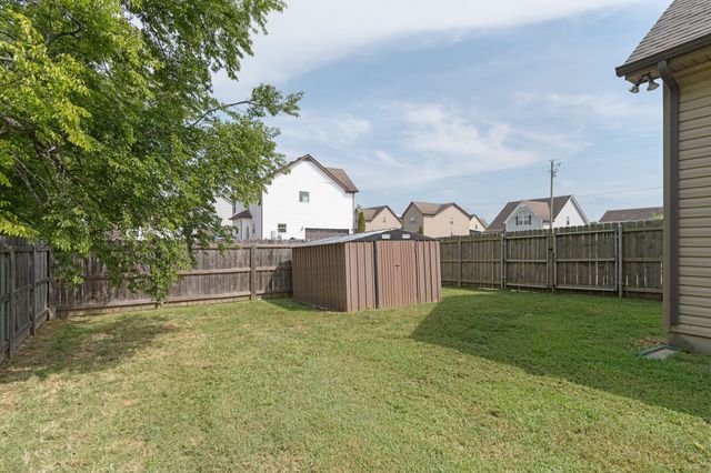 1504 Halverson Dr, Murfreesboro, TN 37128