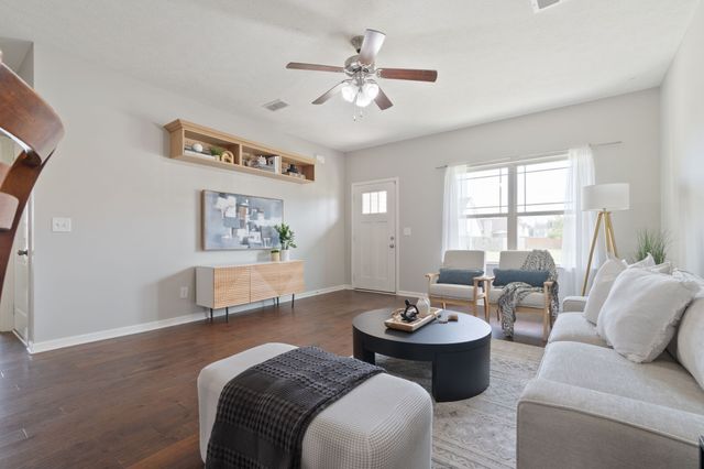 1504 Halverson Dr, Murfreesboro, TN 37128