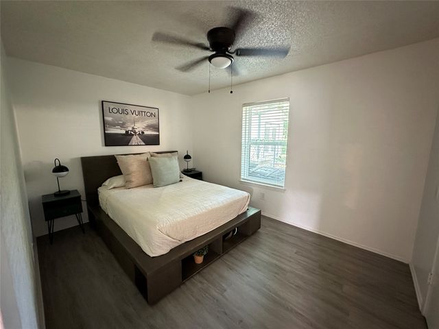 807 W Broadus Avenue, Fort Worth, TX 76115