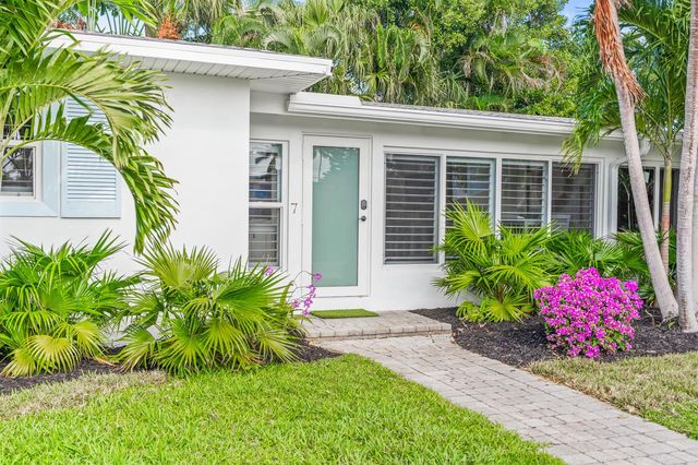 7 Fayette Drive, Ocean Ridge, FL 33435