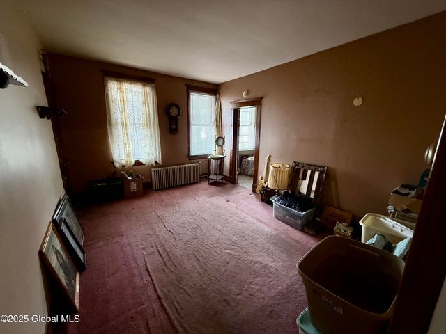 40 James Street, Amsterdam, NY 12010