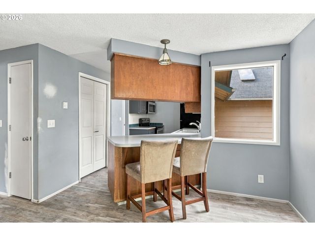 1224 SEQUOIA Ave, Springfield, OR 97477