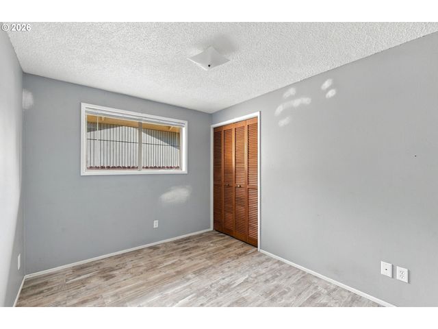 1224 SEQUOIA Ave, Springfield, OR 97477