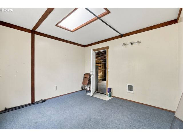 1224 SEQUOIA Ave, Springfield, OR 97477