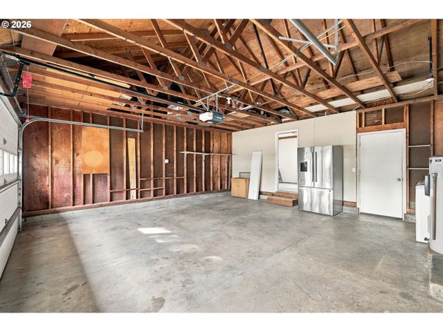 1224 SEQUOIA Ave, Springfield, OR 97477