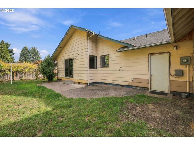 1224 SEQUOIA Ave, Springfield, OR 97477