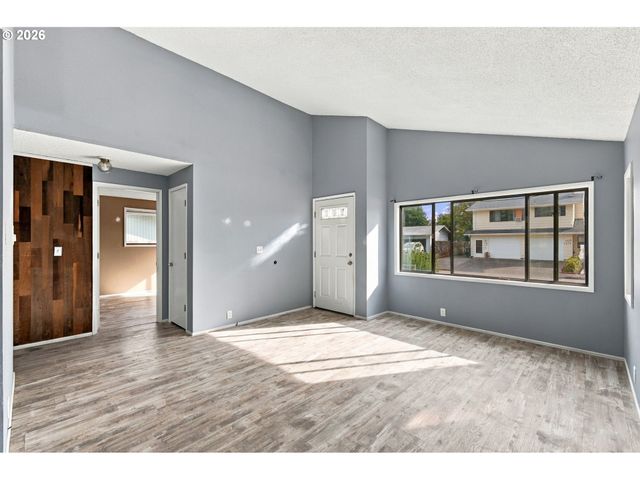 1224 SEQUOIA Ave, Springfield, OR 97477