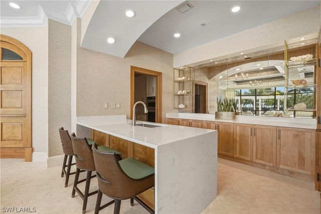 4201 Gulf Shore BLVD N 702, Naples, FL 34103