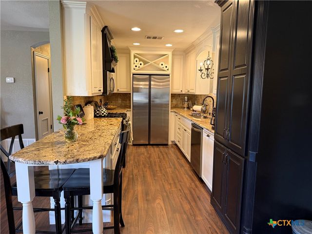 615 River Oaks Drive, Gatesville, TX 76528