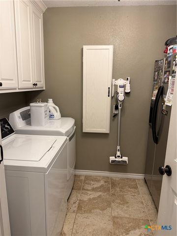 615 River Oaks Drive, Gatesville, TX 76528