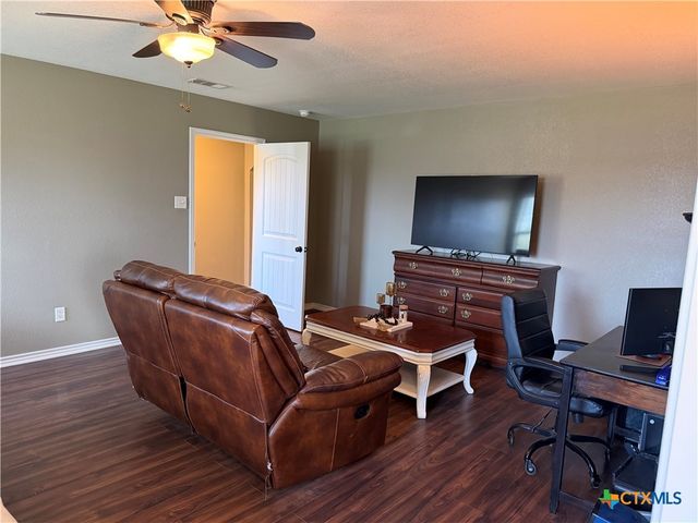 615 River Oaks Drive, Gatesville, TX 76528