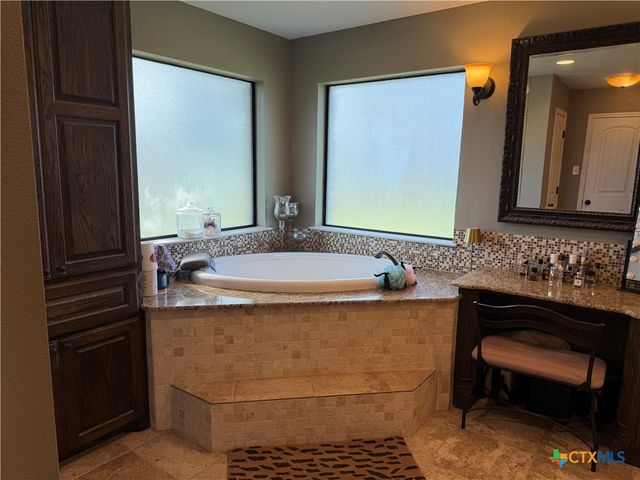 615 River Oaks Drive, Gatesville, TX 76528