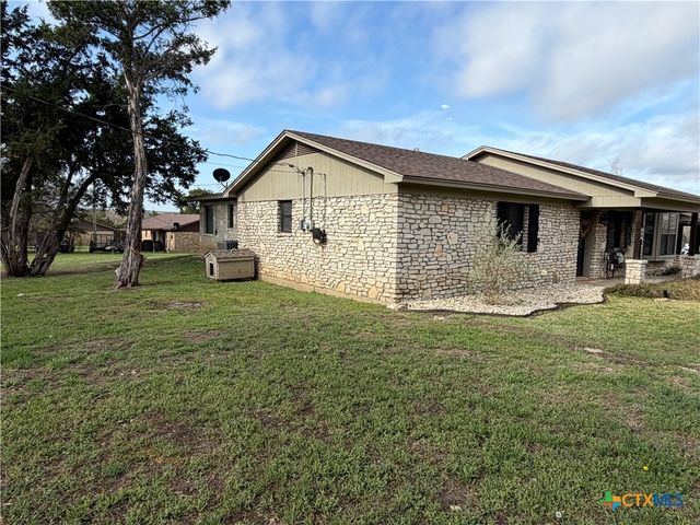 615 River Oaks Drive, Gatesville, TX 76528
