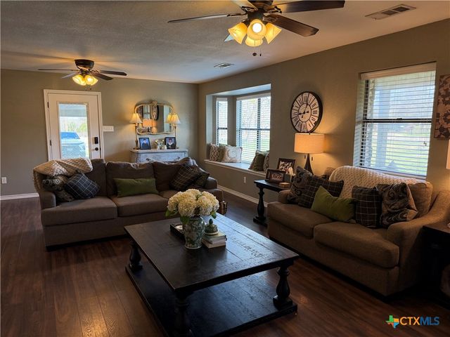 615 River Oaks Drive, Gatesville, TX 76528