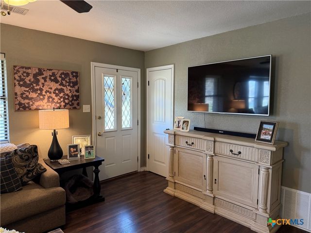 615 River Oaks Drive, Gatesville, TX 76528