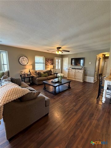 615 River Oaks Drive, Gatesville, TX 76528