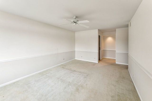 101 Old Oak Drive 216, Buffalo Grove, IL 60089