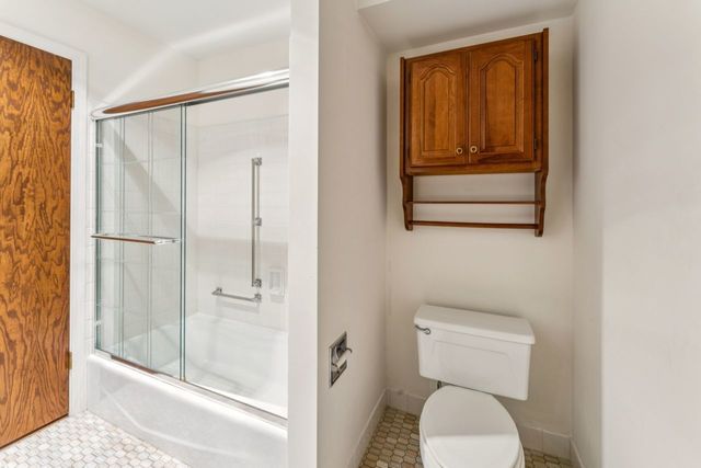 101 Old Oak Drive 216, Buffalo Grove, IL 60089