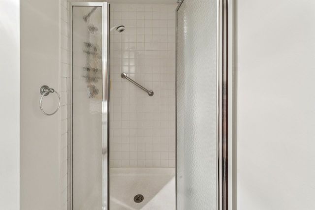 101 Old Oak Drive 216, Buffalo Grove, IL 60089