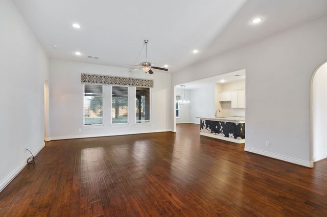 115 Spanish Oak Drive, Krugerville, TX 76227