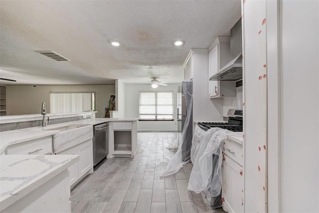 11712 N Shartel Avenue, Oklahoma City, OK 73114