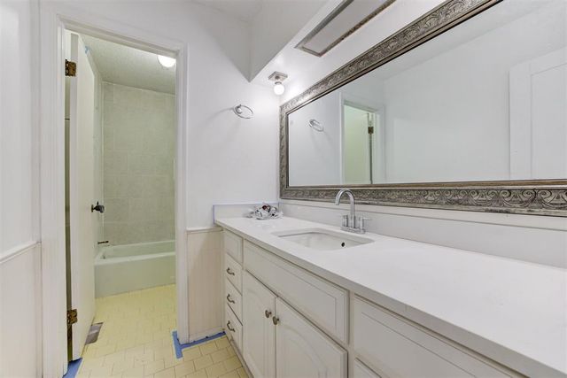 11712 N Shartel Avenue, Oklahoma City, OK 73114