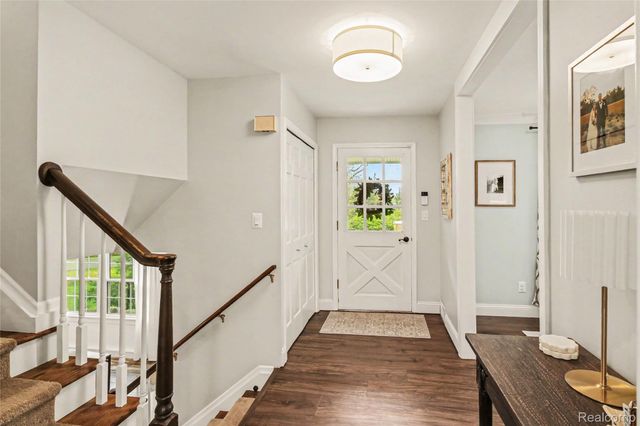6040 Tall Oak Way, Genoa Township, MI 48116
